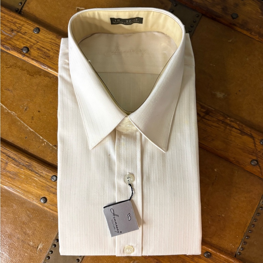 Vintage Hennessy Mens Cream Dress Shirt